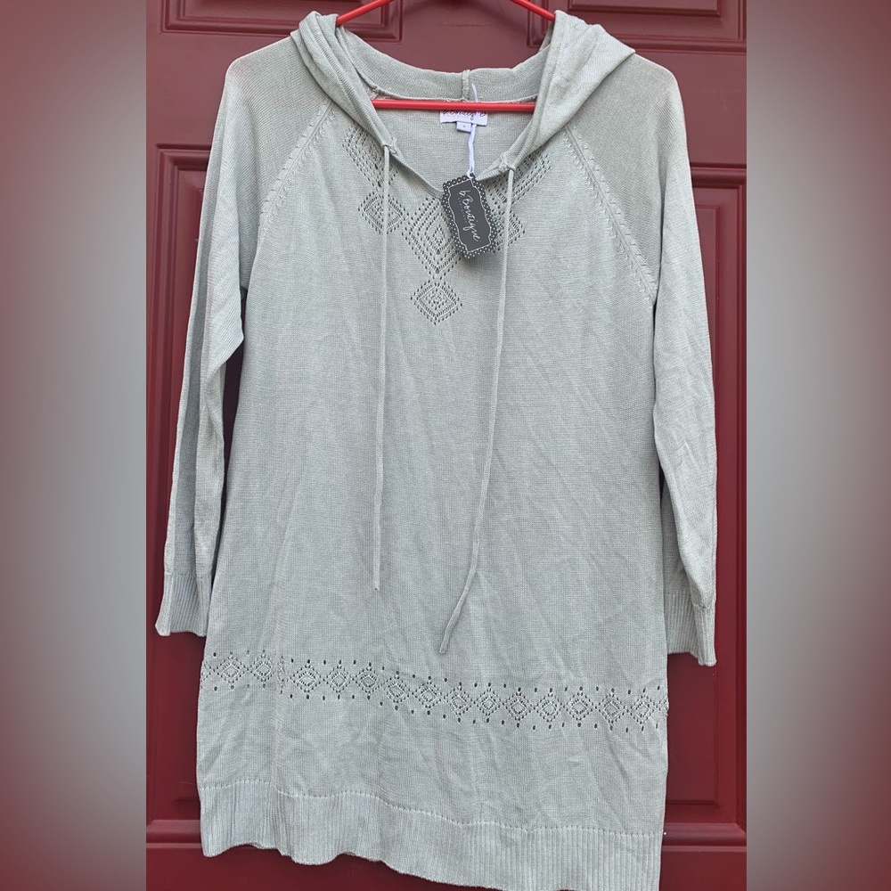 b. Boutique by evergreen size small hoodie sweater NWT